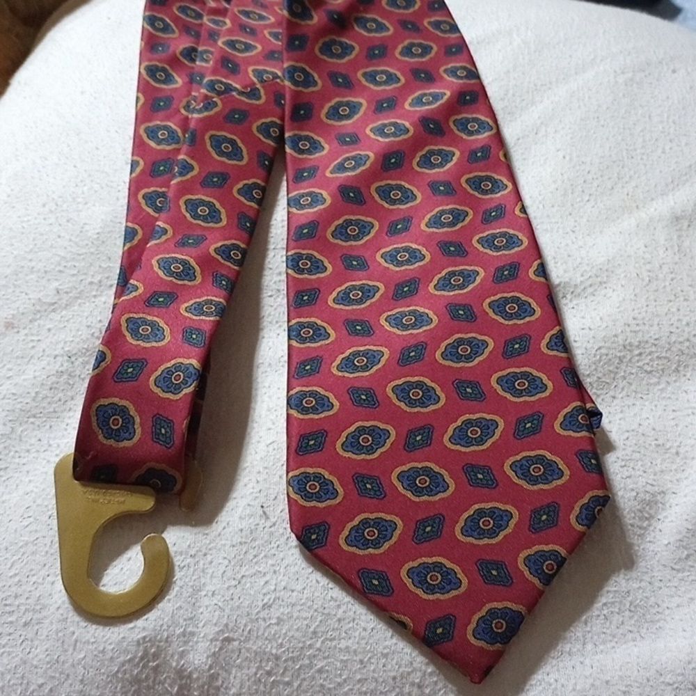 Tom James men's tie